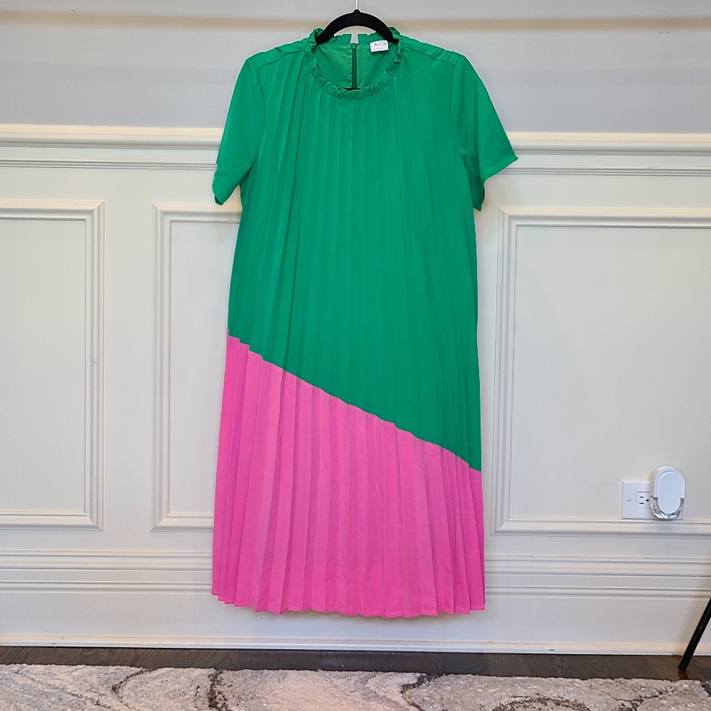 The Liq Tess green and pink pleated dress